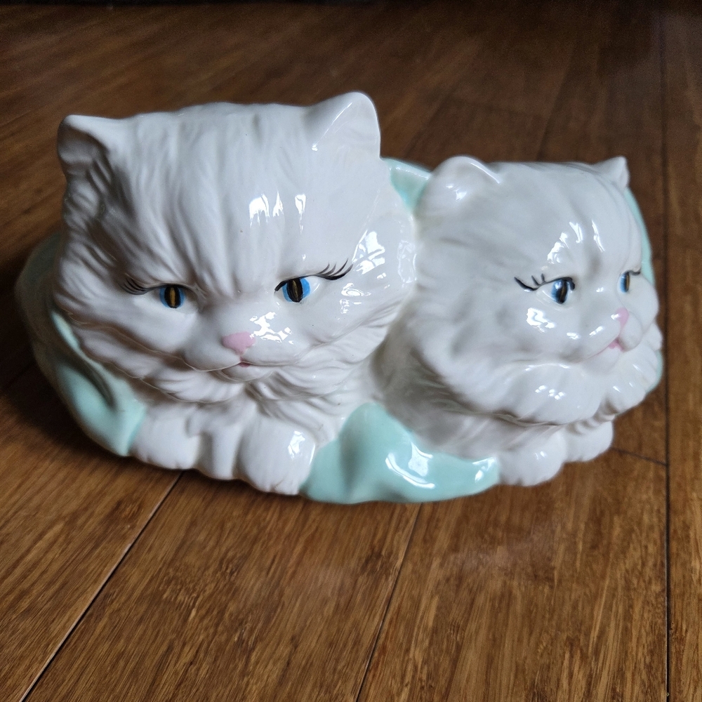 Vtg Kitsch Ceramic Sleeping Cats Lid White Kitten Mint Green Covered Dish Top